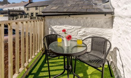 1 Bed in New Quay 1