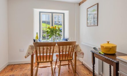 2 Bed in Windermere 4