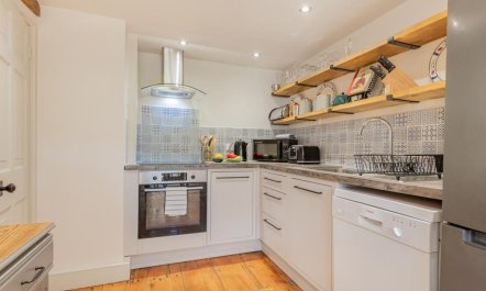 2 Bed in Windermere 3