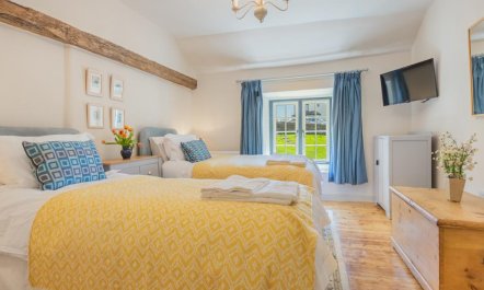 2 Bed in Windermere 6
