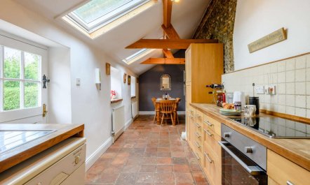 2 Bed in Field Dalling 3