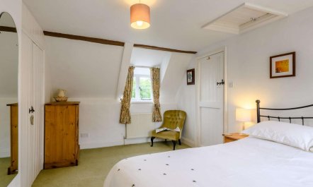 2 Bed in Field Dalling 8