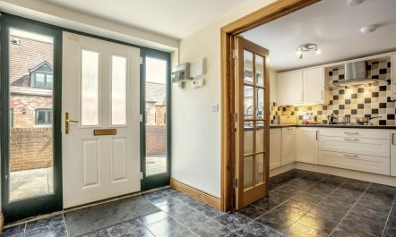 2 Bed in Bridport 5