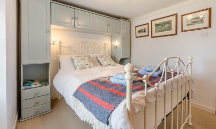 2 Bed in Polruan 3