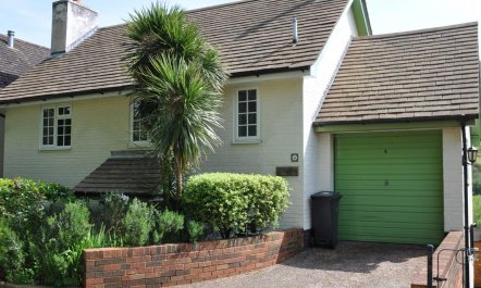3 Bed in Branscombe