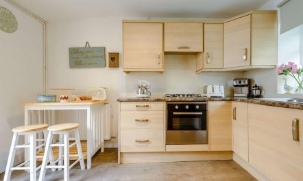 2 Bed in Cheltenham 8