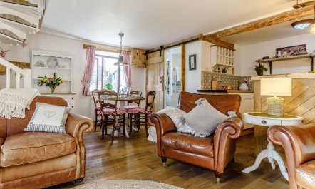 2 Bed in Newton Abbot 1