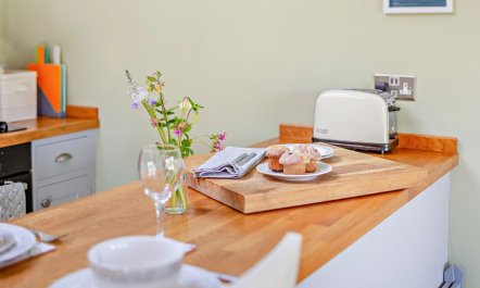 1 Bed in Beaminster 7