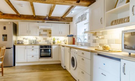 2 Bed in Brecon 1