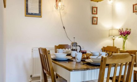 2 Bed in Brecon 5