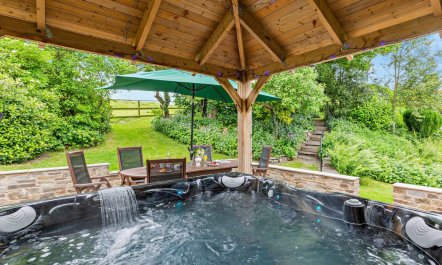 9 Bed in Builth Wells 3
