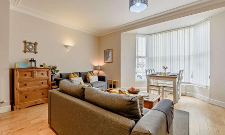 2 Bed in Tenby 2