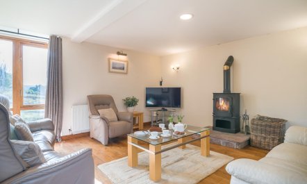 3 Bed in Crickhowell 2