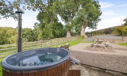3 Bed in Crickhowell 1