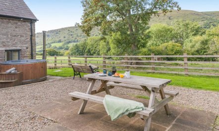 3 Bed in Crickhowell 5