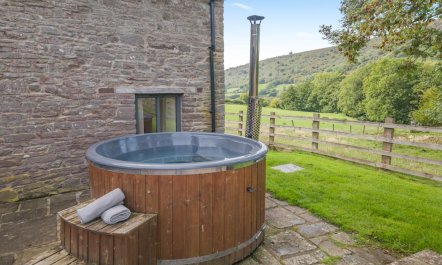 3 Bed in Crickhowell 4