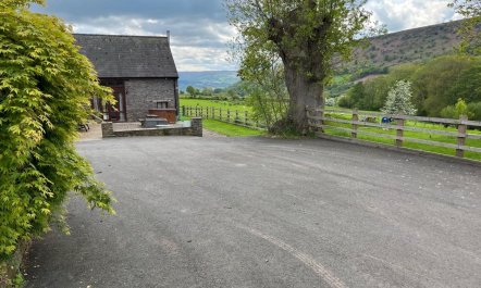 3 Bed in Crickhowell 2