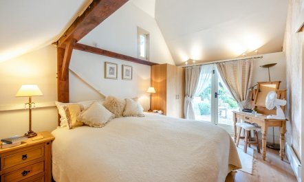 1 Bed in Battle 2