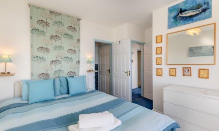 4 Bed in Aberdyfi 9