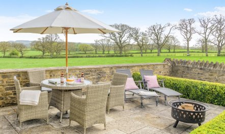 2 Bed in Sherborne 1