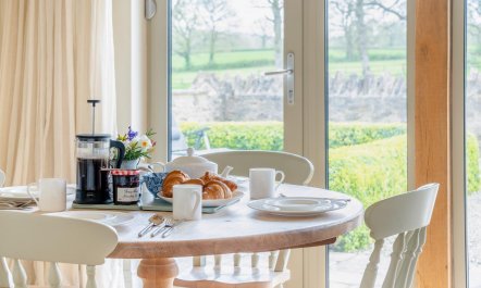 2 Bed in Sherborne 7