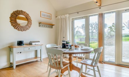 2 Bed in Sherborne 8