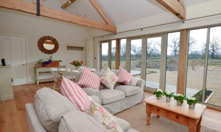 2 Bed in Sherborne 1