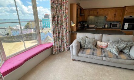 2 Bed in Tenby 2