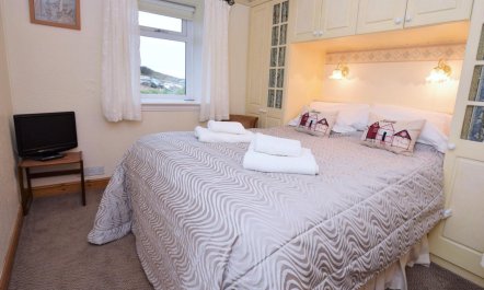 3 Bed in Low Newton - By- The -sea 6