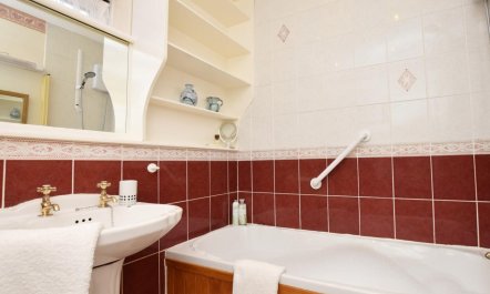3 Bed in Low Newton - By- The -sea 9