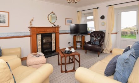 3 Bed in Low Newton - By- The -sea 2