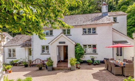 4 Bed in Abergavenny