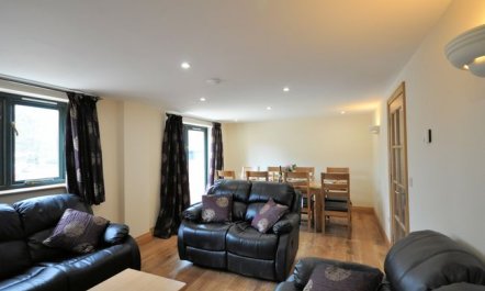 4 Bed in Bridport 2