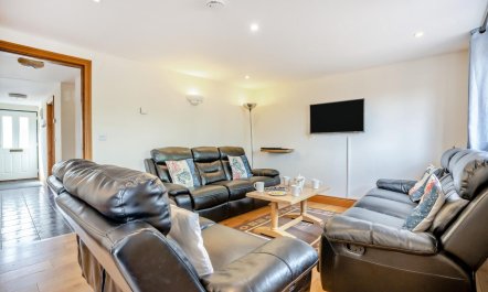 4 Bed in Bridport 9
