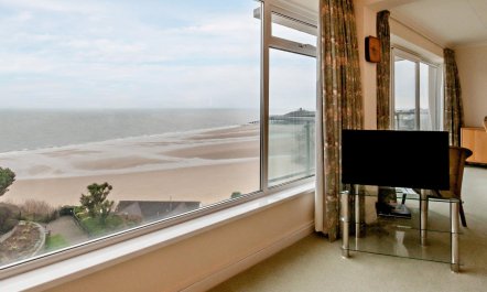2 Bed in Tenby 4
