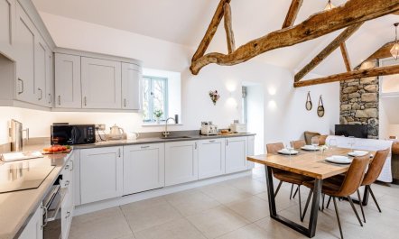 2 Bed in Llwyngwril 5