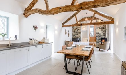 2 Bed in Llwyngwril 1