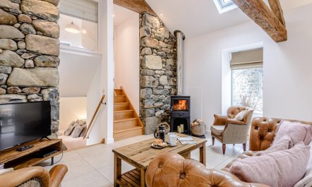 2 Bed in Llwyngwril 2