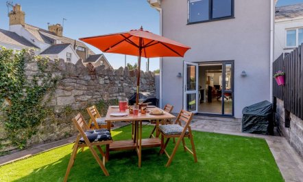 3 Bed in Porthcawl 2