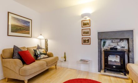 2 Bed in Buxton 2
