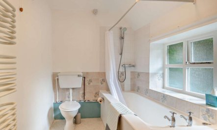 2 Bed in Holt 8