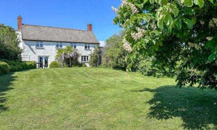 6 Bed in Tiverton