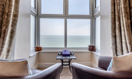 2 Bed in Ilfracombe 1