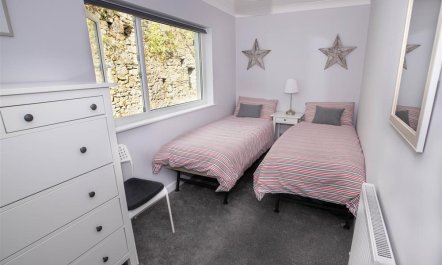 2 Bed in Tenby 9