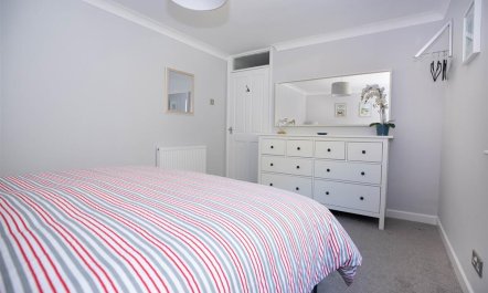 2 Bed in Tenby 8
