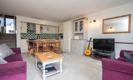 2 Bed in Bridport 3
