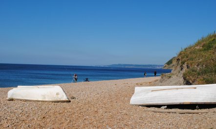 2 Bed in Bridport 3