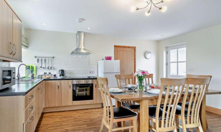 3 Bed in Zeal Monachorum 6