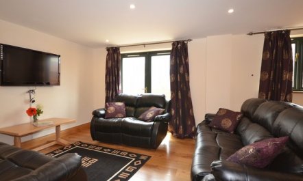 4 Bed in Bridport 1