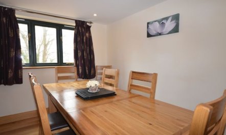 4 Bed in Bridport 2